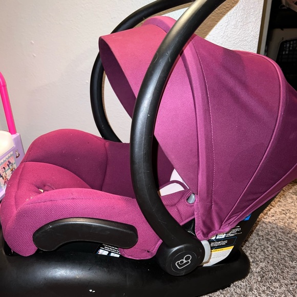 Selling maxi cosí travel system. - Picture 1 of 4
